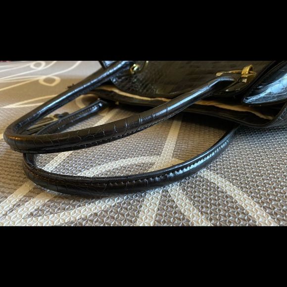 London Fog Faux Snakeskin Large Bag Brown - Picture 5 of 6